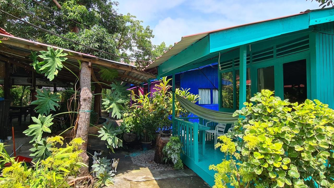 Gecko Guesthouse Pantai Cenang  Kültér fotó