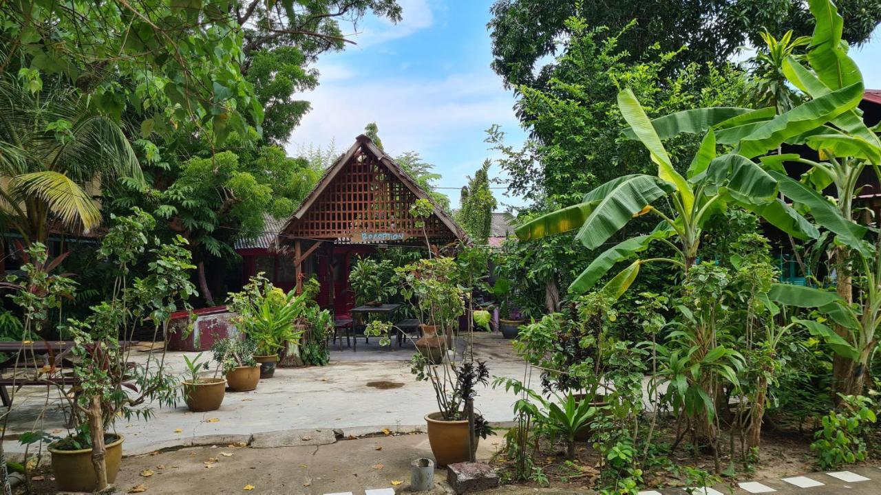 Gecko Guesthouse Pantai Cenang  Kültér fotó