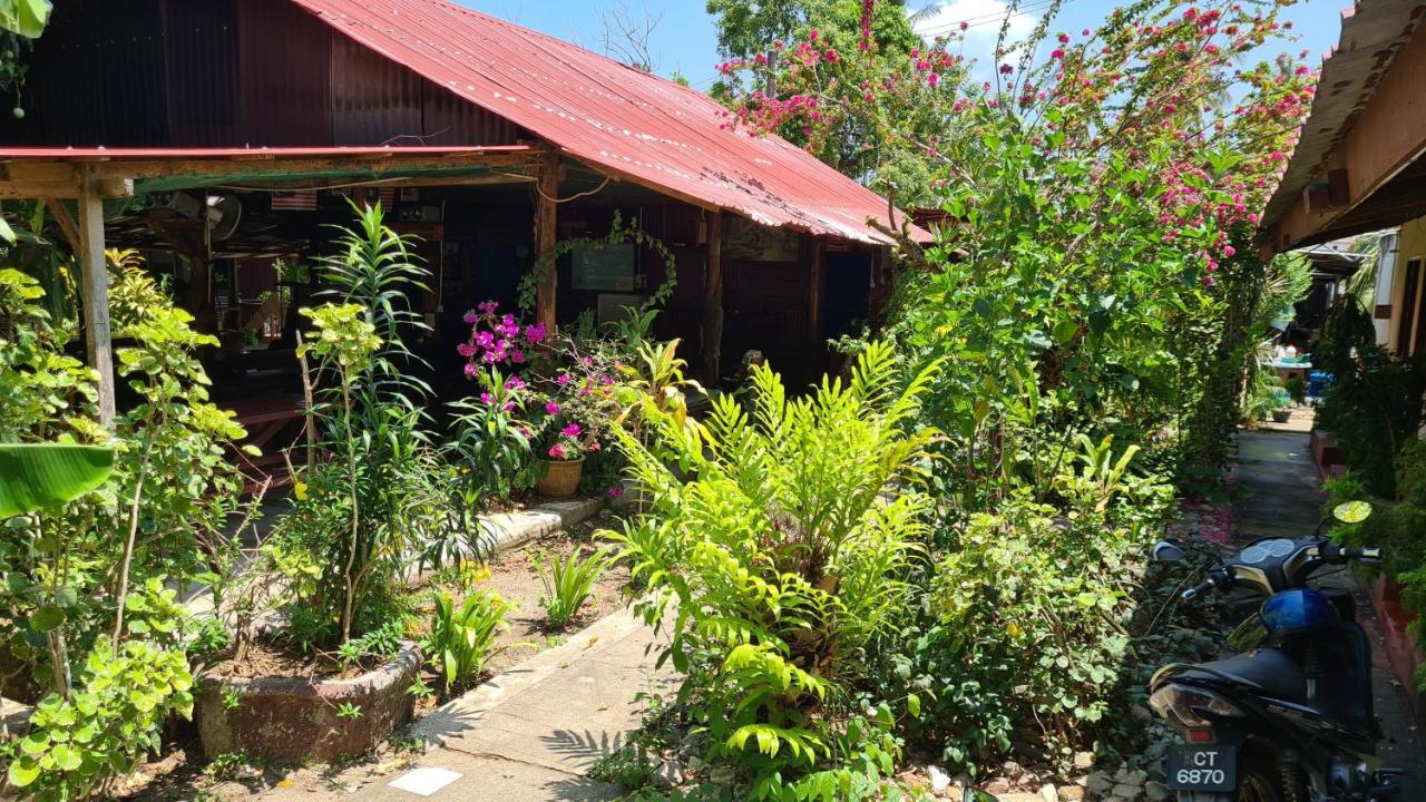 Gecko Guesthouse Pantai Cenang  Kültér fotó