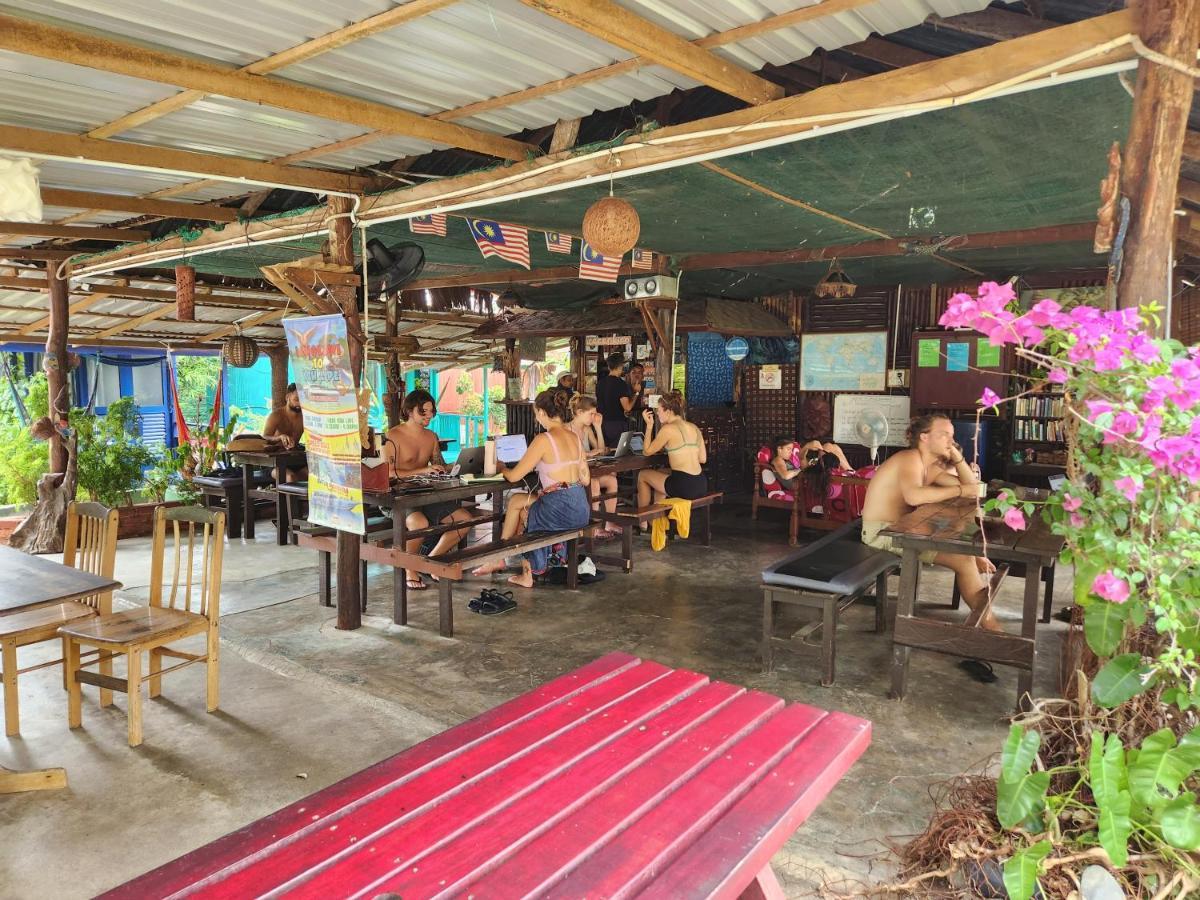 Gecko Guesthouse Pantai Cenang  Kültér fotó