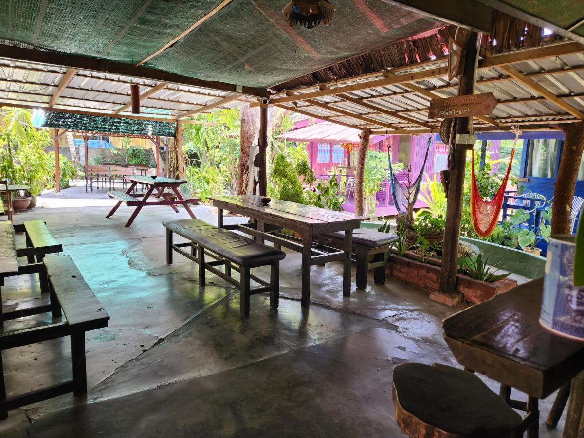 Gecko Guesthouse Pantai Cenang  Kültér fotó