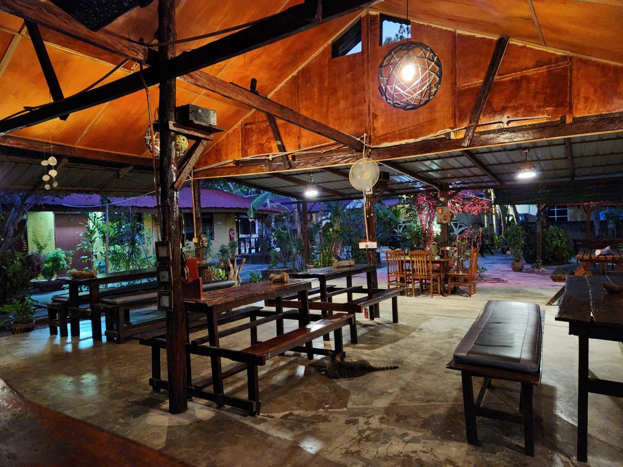 Gecko Guesthouse Pantai Cenang  Kültér fotó